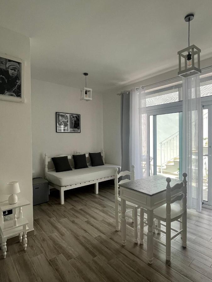 לינה וארוחת בוקר לצ'ה La Casa Di Nina מראה חיצוני תמונה