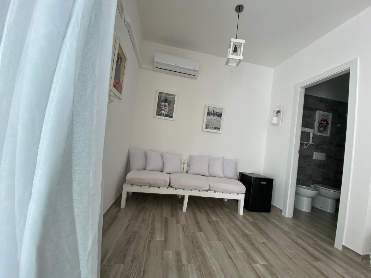 לינה וארוחת בוקר לצ'ה La Casa Di Nina מראה חיצוני תמונה