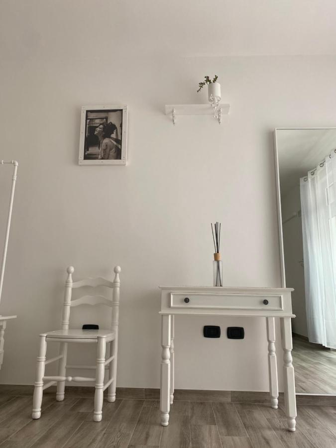 לינה וארוחת בוקר לצ'ה La Casa Di Nina מראה חיצוני תמונה
