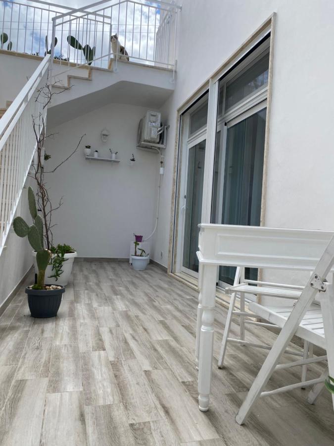 לינה וארוחת בוקר לצ'ה La Casa Di Nina מראה חיצוני תמונה