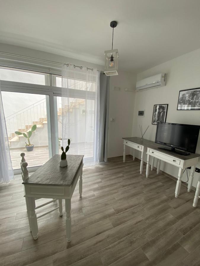 לינה וארוחת בוקר לצ'ה La Casa Di Nina מראה חיצוני תמונה