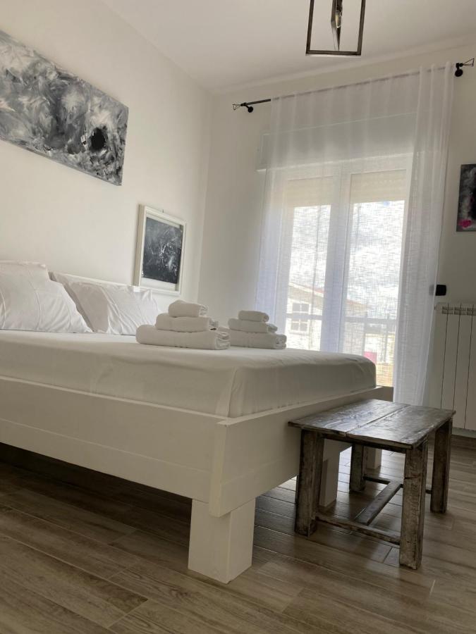 לינה וארוחת בוקר לצ'ה La Casa Di Nina מראה חיצוני תמונה