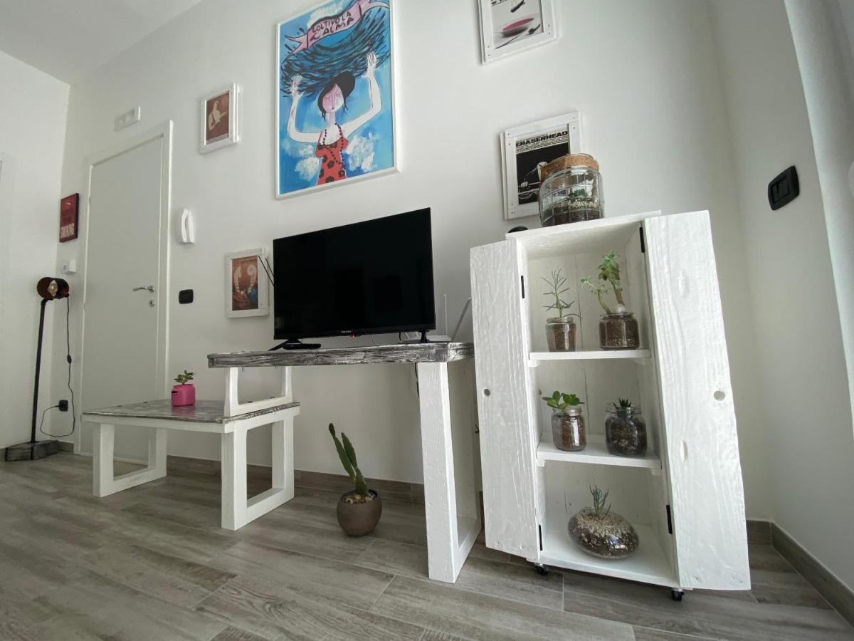 לינה וארוחת בוקר לצ'ה La Casa Di Nina מראה חיצוני תמונה