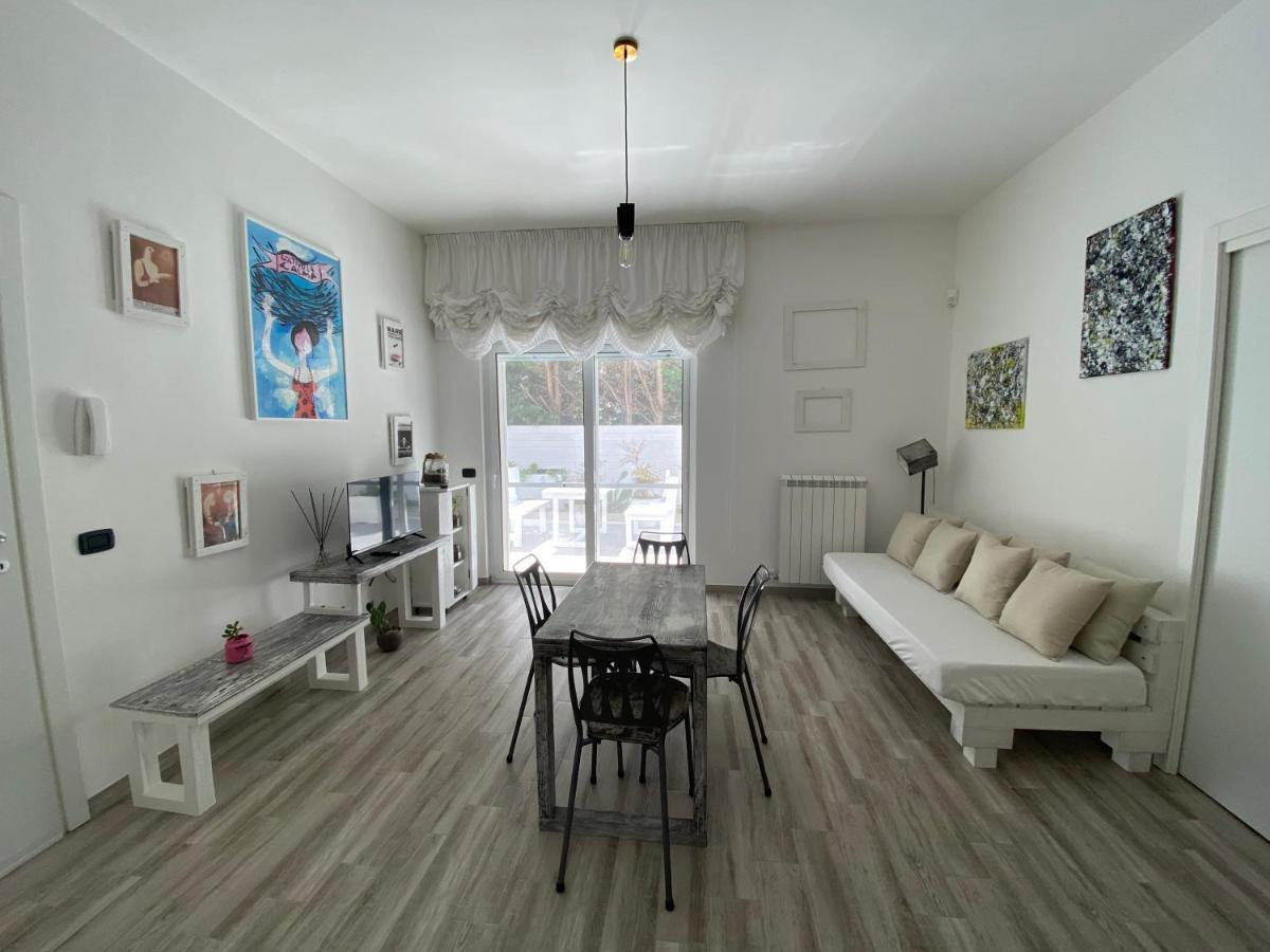 לינה וארוחת בוקר לצ'ה La Casa Di Nina מראה חיצוני תמונה