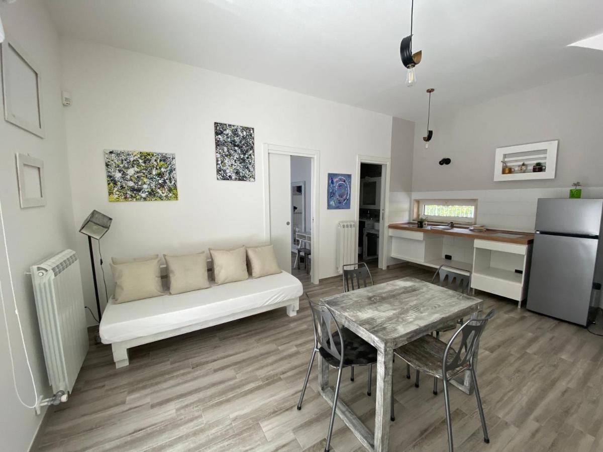 לינה וארוחת בוקר לצ'ה La Casa Di Nina מראה חיצוני תמונה